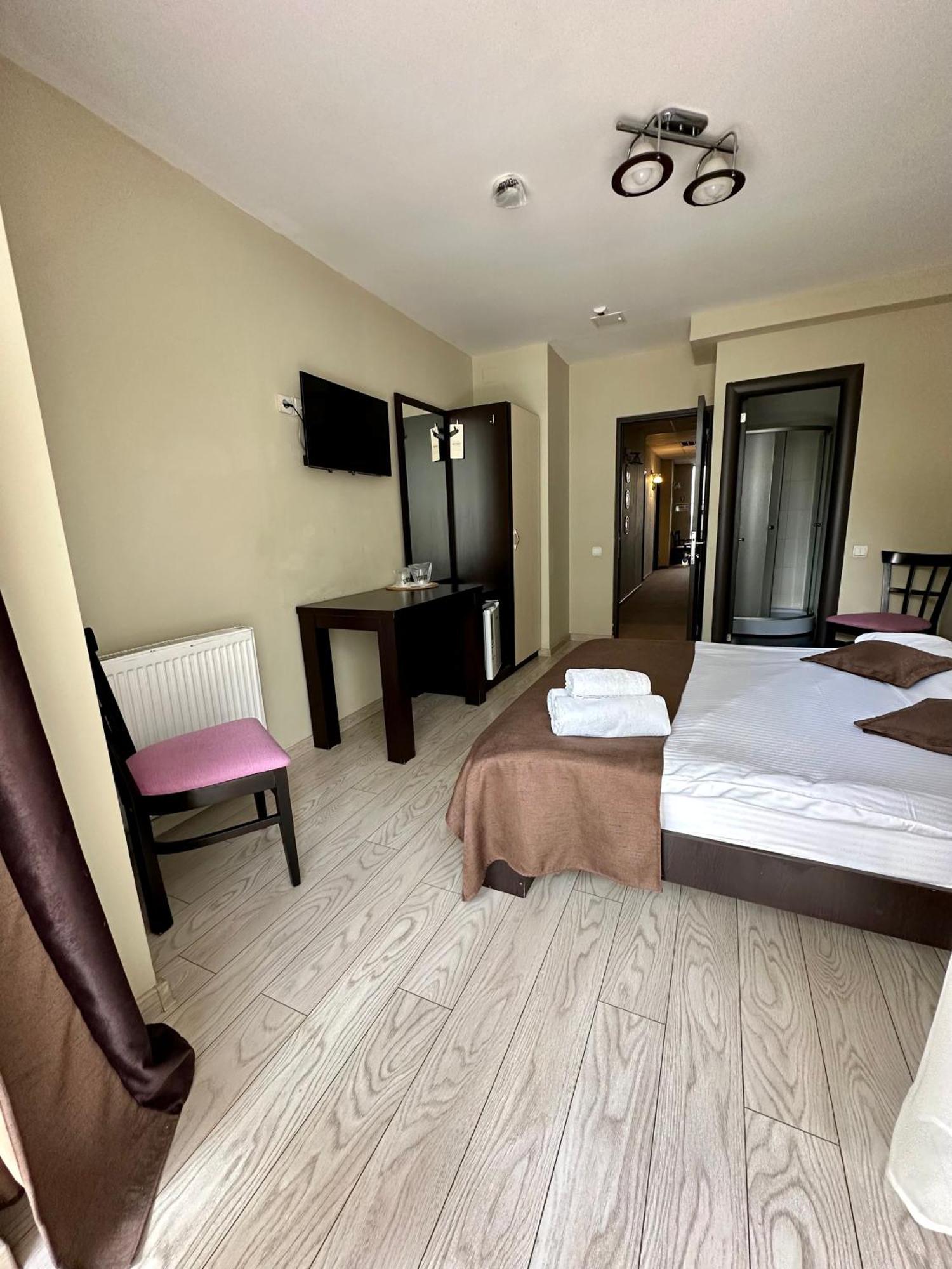 בוקרשט Lion'S Hotel מראה חיצוני תמונה